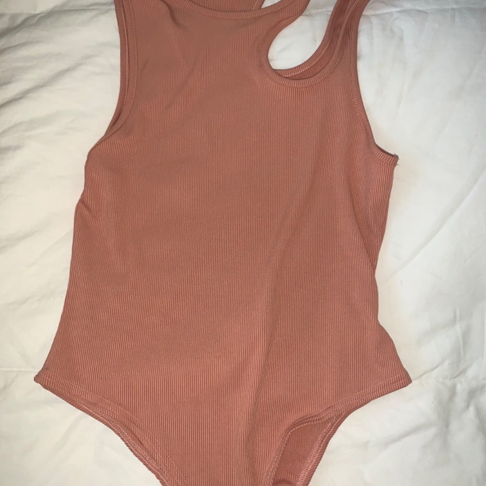 3 Body suits - Picture 3 of 4